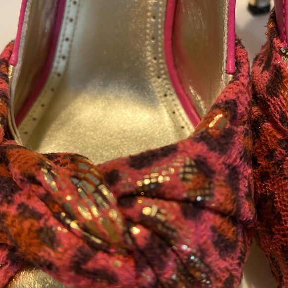 Pink and gold sling back pumps - Picture 2 of 9